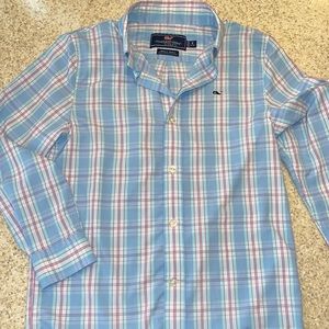 Vineyard vines boys size small , long sleeve nylon blend button up shirt